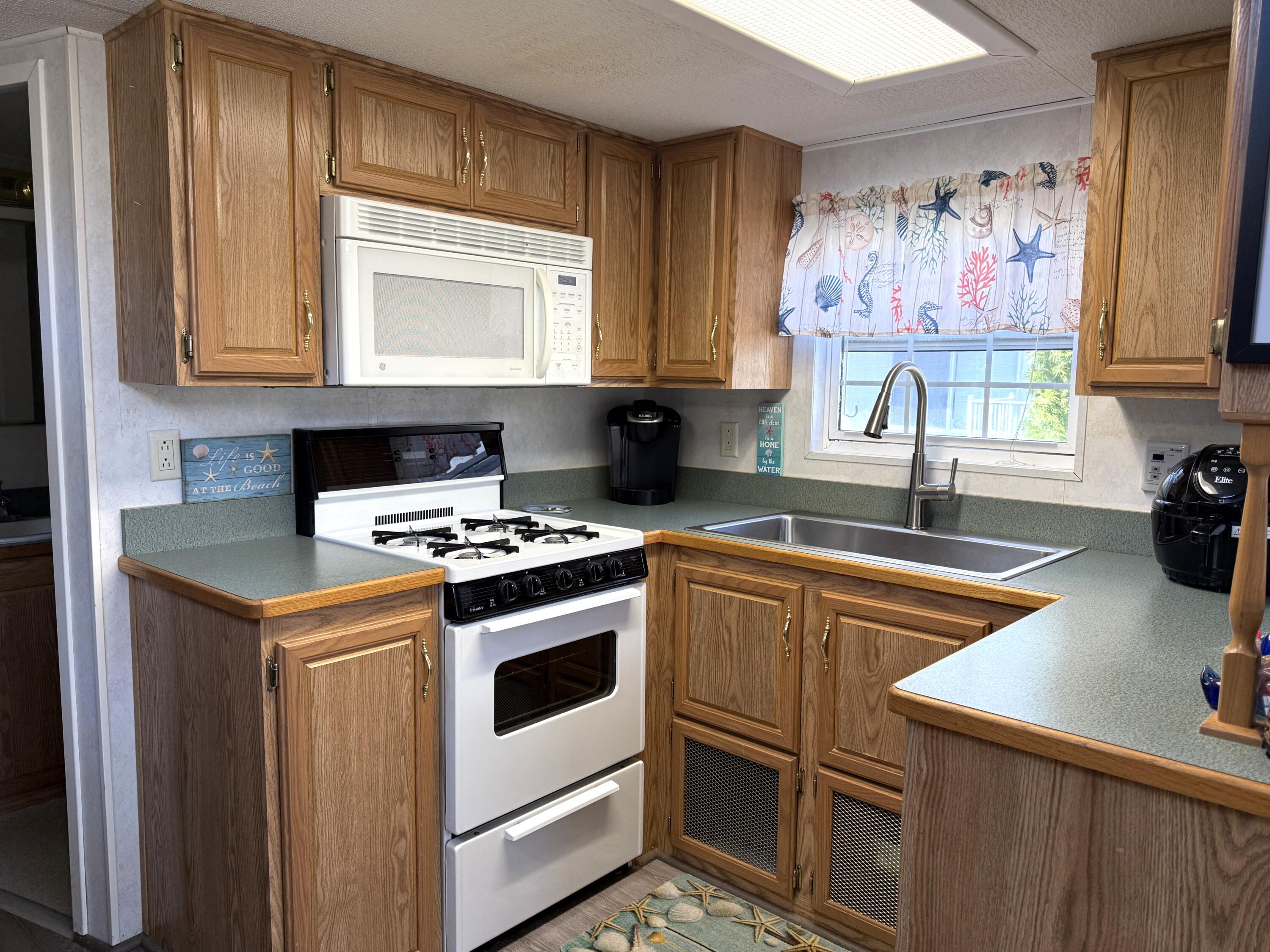 54 Bypass Road, Unit 107 Wells, ME 04090 - Photo 8 of 26 IMG_1881