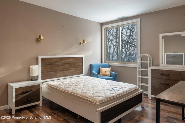 $179,400 | 1210 Summit Pointe, Scranton, PA 18508