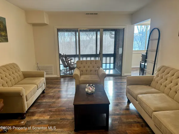 $179,400 | 1210 Summit Pointe, Scranton, PA 18508