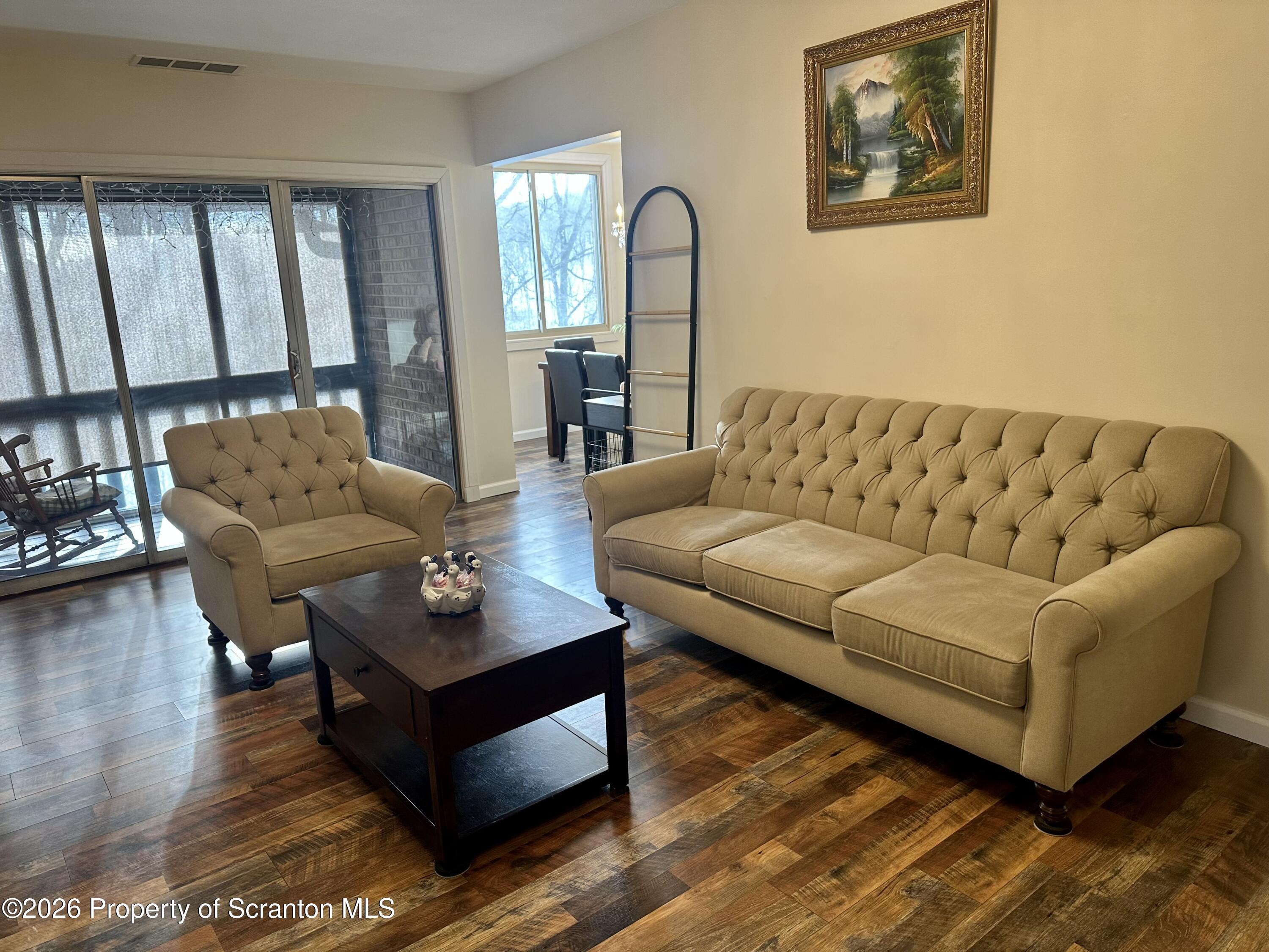 1210 Summit Pointe Scranton, PA 18508 - Photo 8 of 35 IMG_9008