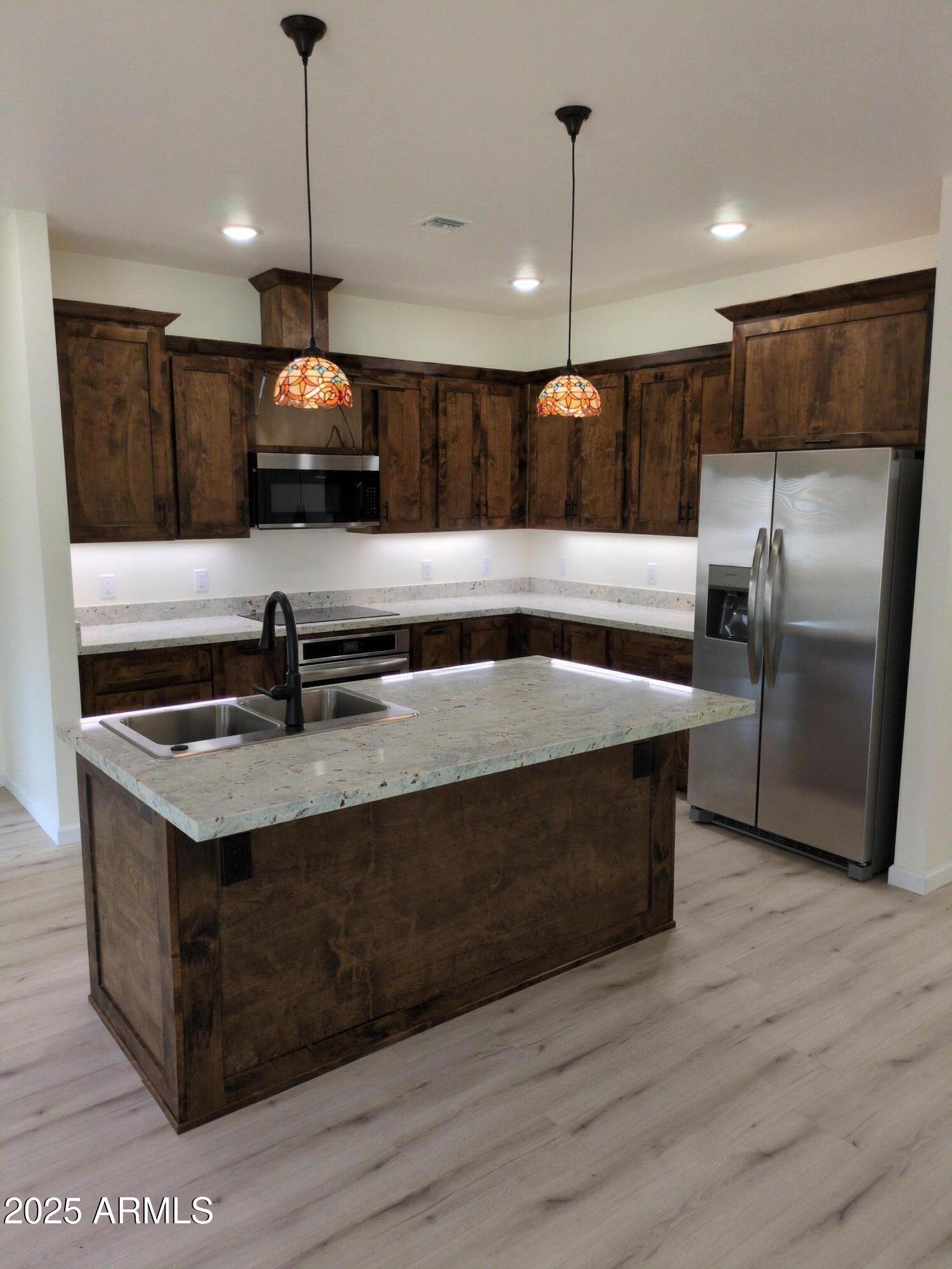 624 West Mohawk Drive Safford, AZ 85546 - Photo 2 of 14 17430175616307227579767201239159 Lee Rog