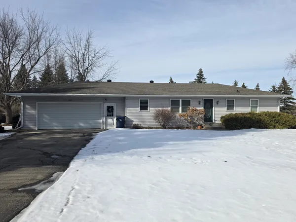 $284,900 | 2809 Bayview Heights Drive, Fergus Falls, MN 56537