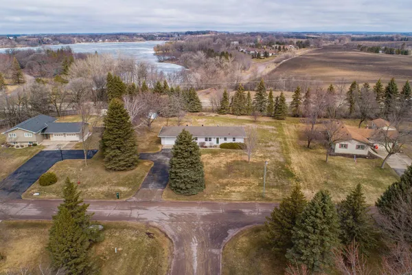 $289,900 | 2809 Bayview Heights Drive, Fergus Falls, MN 56537