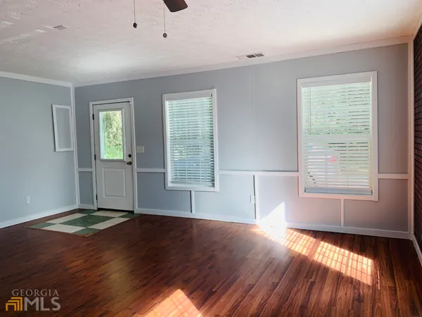 $2,450 | 30 Standing Rock Road, Senoia, GA 30276
