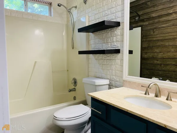 $2,450 | 30 Standing Rock Road, Senoia, GA 30276