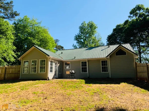 $2,450 | 30 Standing Rock Road, Senoia, GA 30276