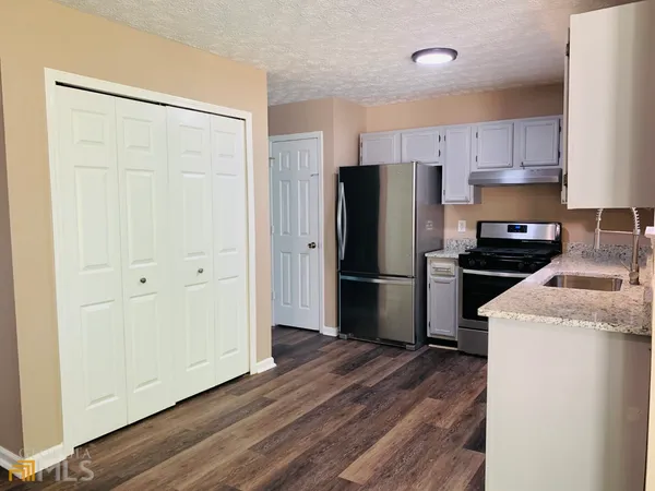 $2,450 | 30 Standing Rock Road, Senoia, GA 30276