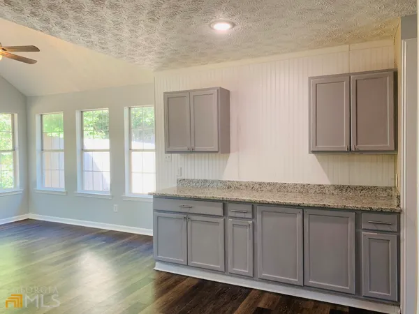 $2,450 | 30 Standing Rock Road, Senoia, GA 30276