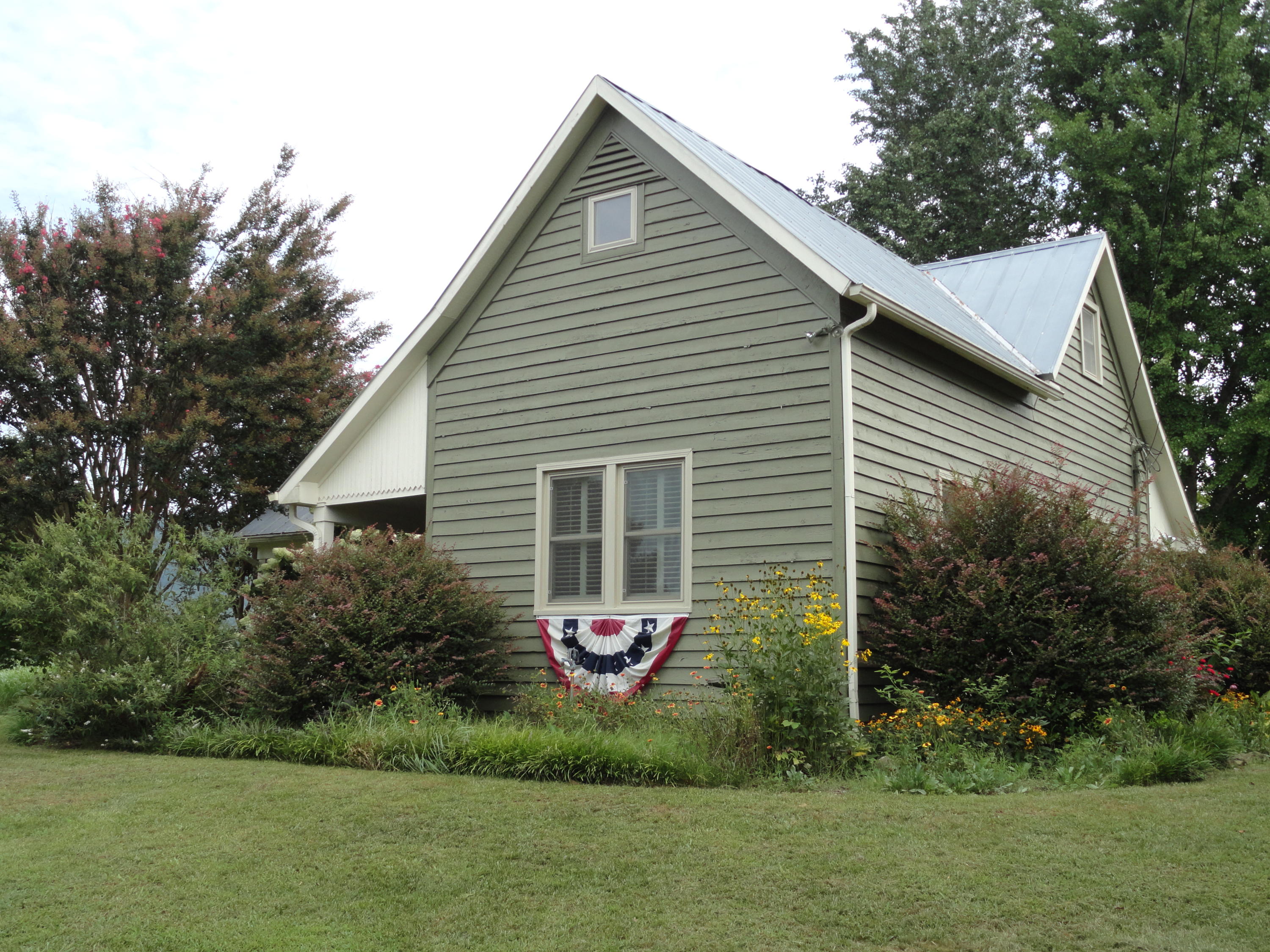3892 Dutch Valley Road Clinton, TN 37716 - Photo 1 of 40 DSC07296