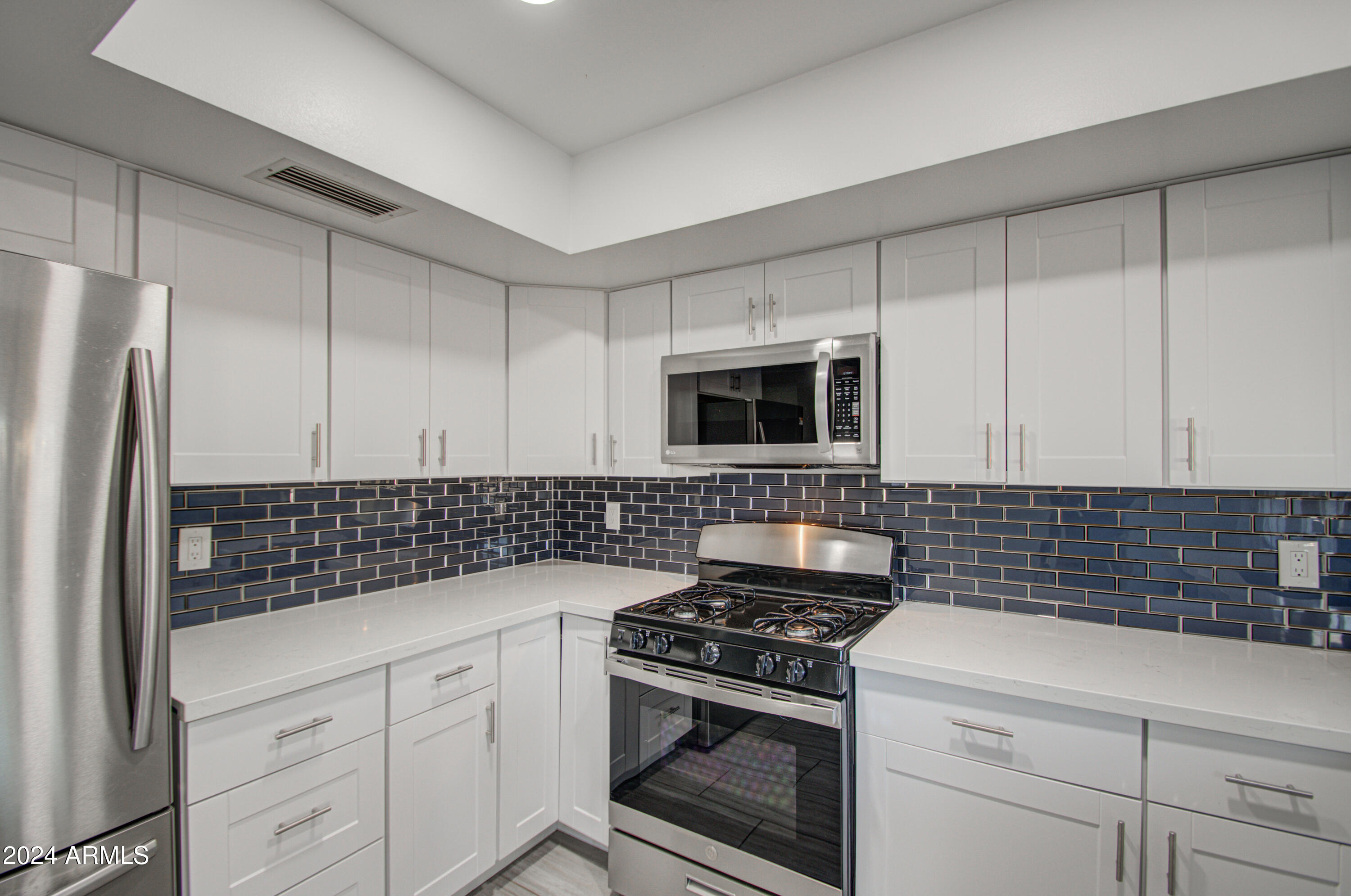 2236 West Wethersfield Road Phoenix, AZ 85029 - Photo 12 of 32 Kitchen 3