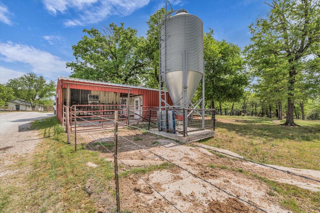 261 Windmill Lane Waco, TX 76705 - Photo 27 of 35 Back of dairy barn