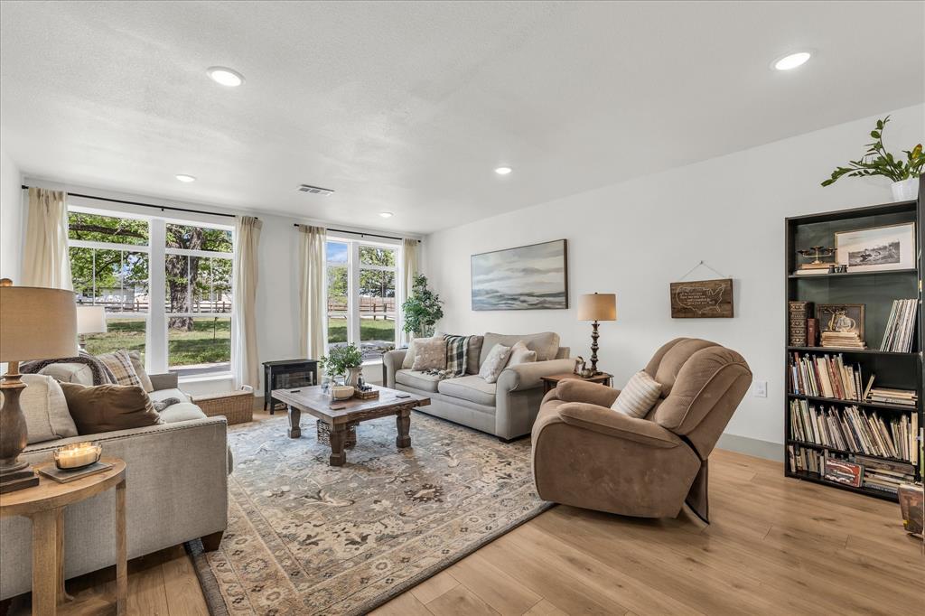 261 Windmill Lane Waco, TX 76705 - Photo 9 of 35