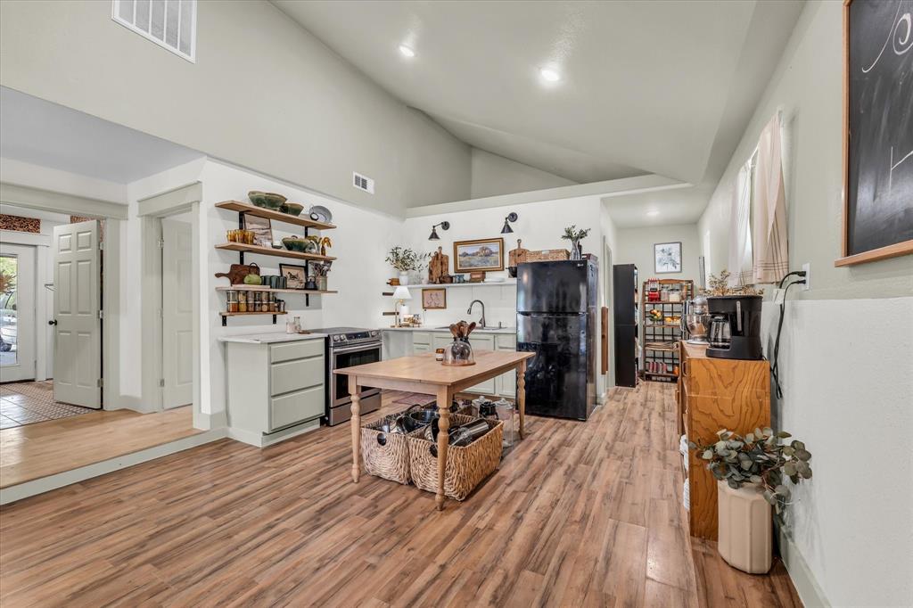 261 Windmill Lane Waco, TX 76705 - Photo 10 of 35