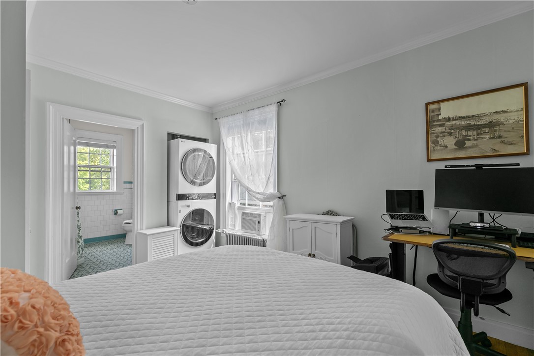 36 Kay Street, Unit 5 Newport, RI 02840 - Photo 18 of 26 Guest Bedroom with view to En-Suite Bath