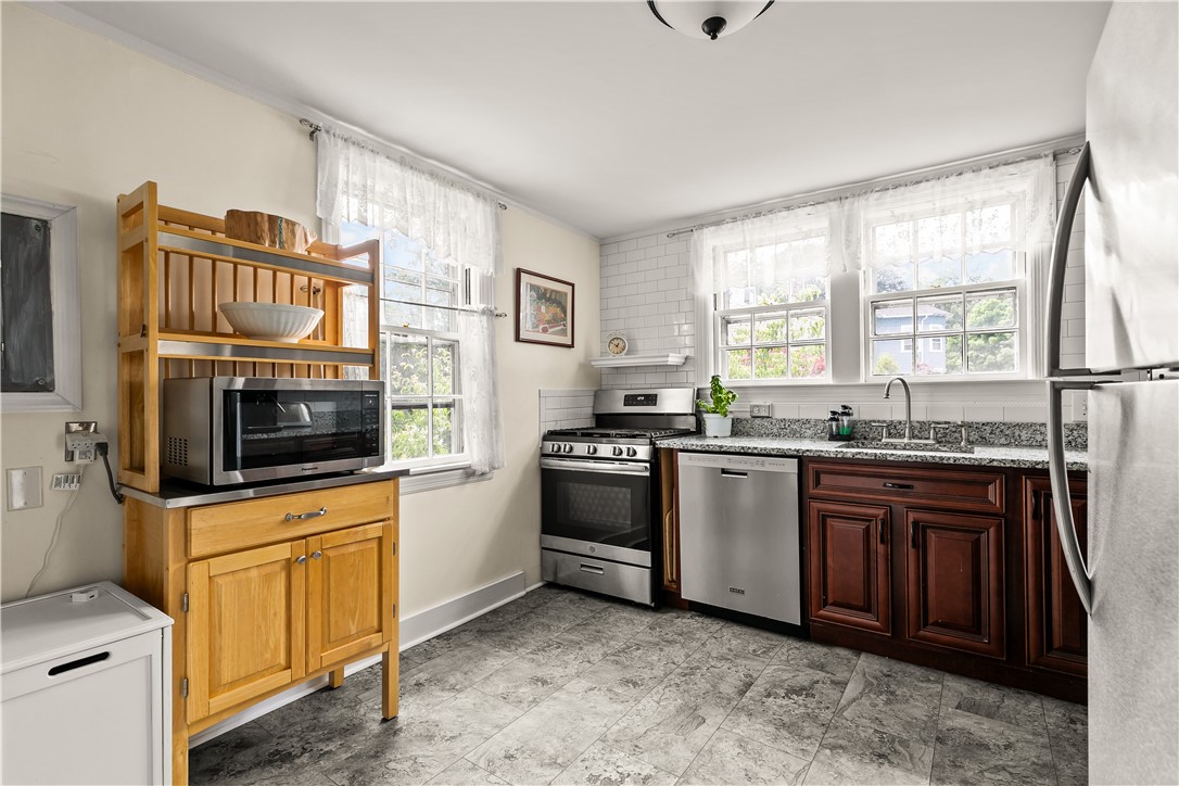 36 Kay Street, Unit 5 Newport, RI 02840 - Photo 9 of 26 Kitchen