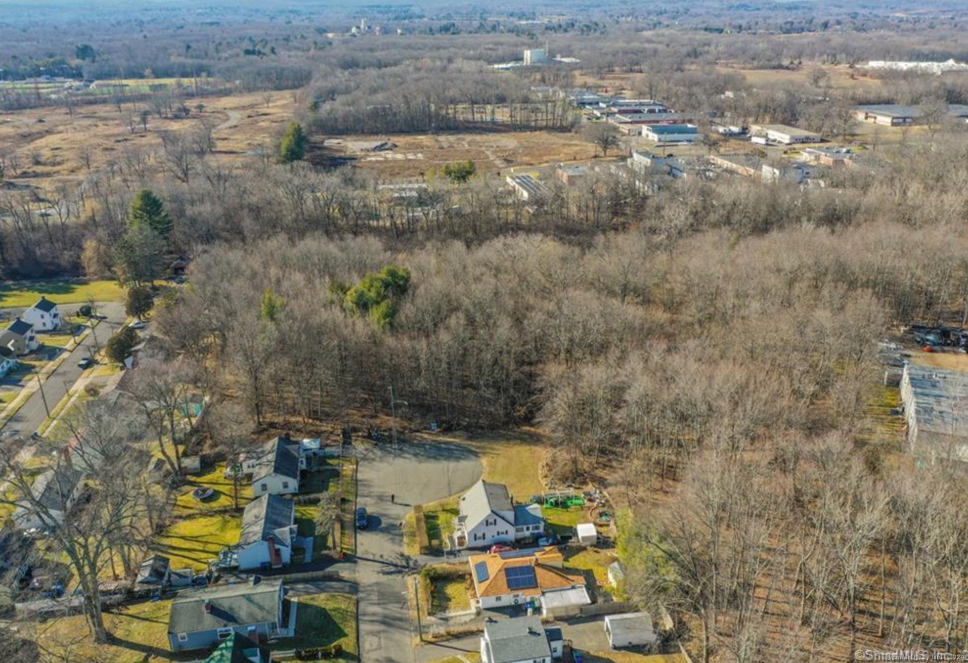 180 Brookline Avenue Bloomfield, CT 06002 - Photo 3 of 20 a view of city