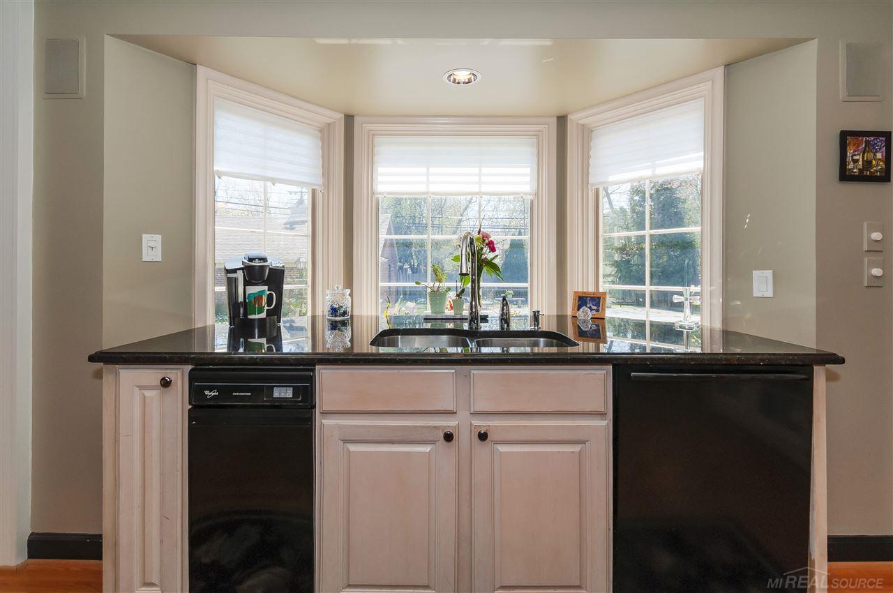 1415 South Renaud Road Grosse Pointe Woods, MI 48236 - Photo 19 of 65