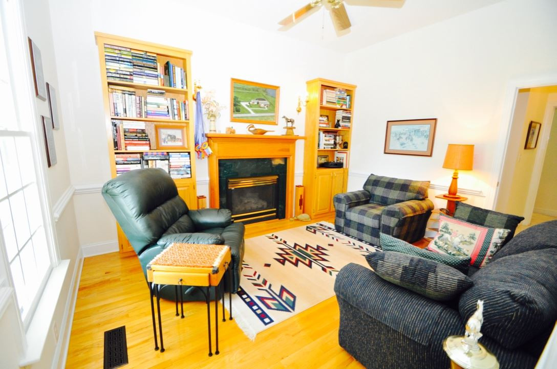 150 Jordan Narron Road Selma, NC 27576 - Photo 4 of 25 Living Room/Study