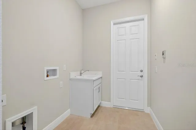 $425,000 | 8592 Hempstead Way, Mount Dora, FL 32757