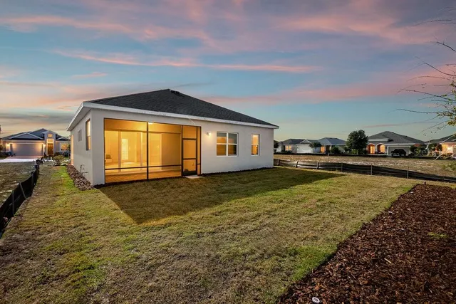 $425,000 | 8592 Hempstead Way, Mount Dora, FL 32757