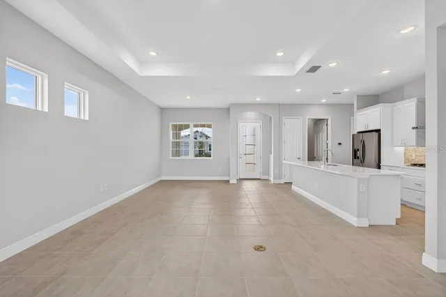 $425,000 | 8592 Hempstead Way, Mount Dora, FL 32757