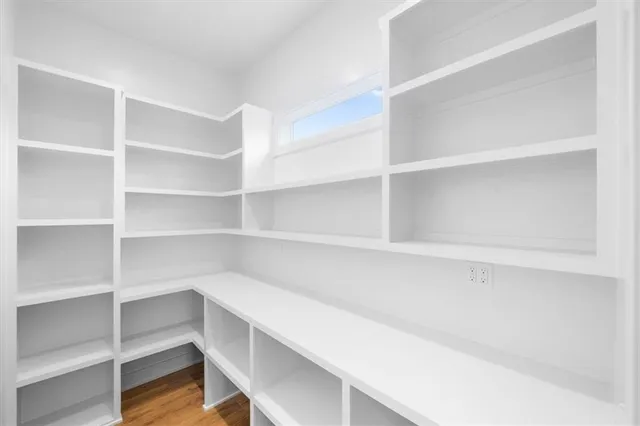 $875,000 | 5110 Montebella Drive, Riverside, MO 64150