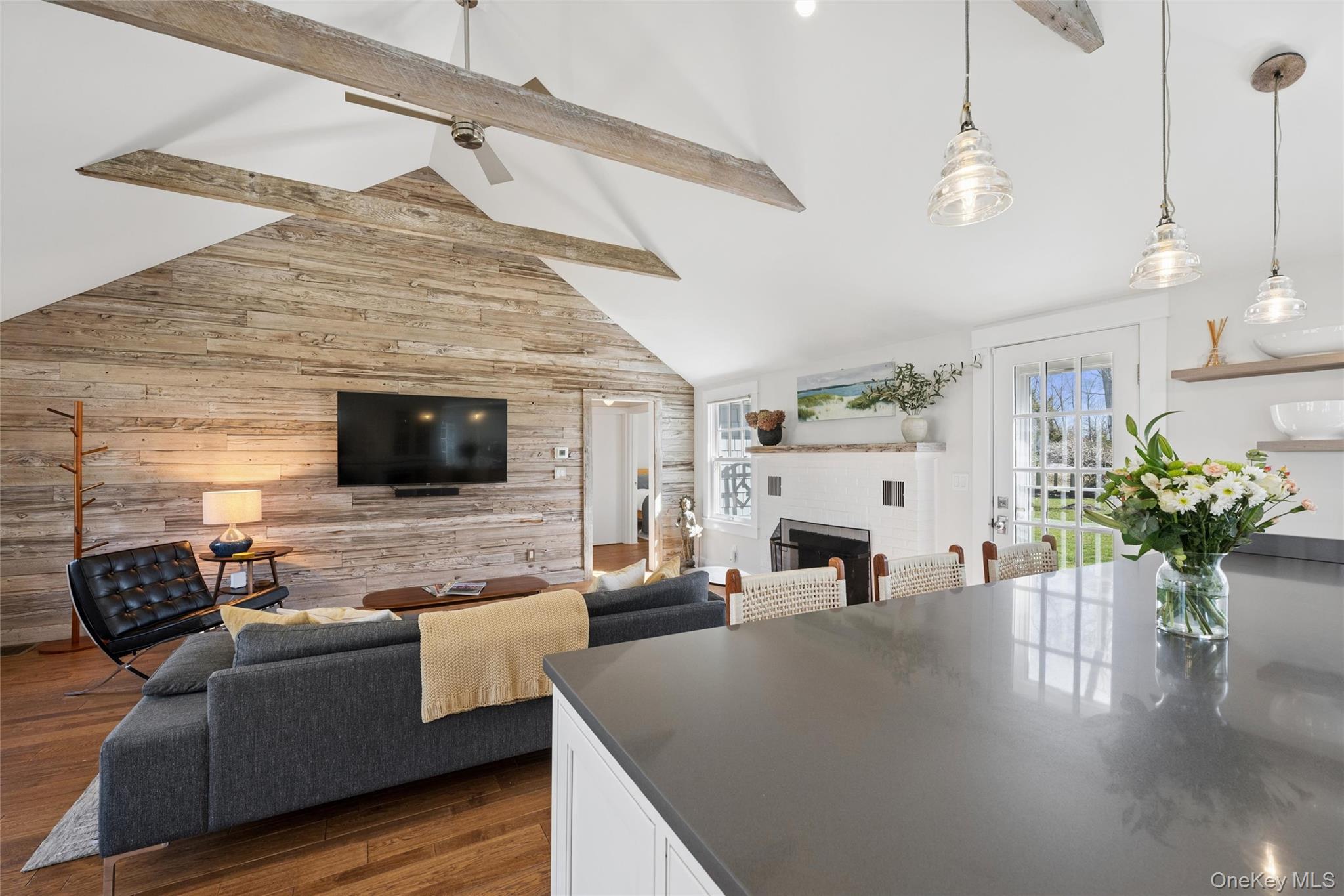 250 Oak Road New Suffolk, NY 11956 - Photo 1 of 23