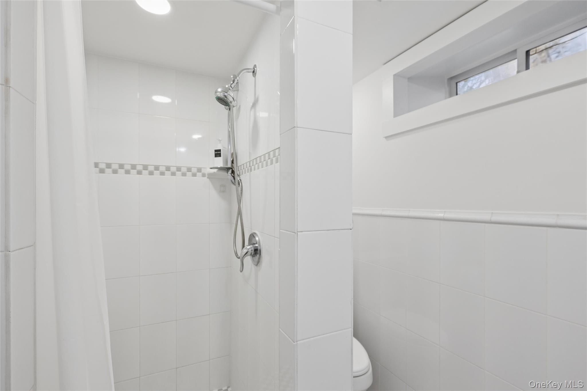 250 Oak Road New Suffolk, NY 11956 - Photo 14 of 23