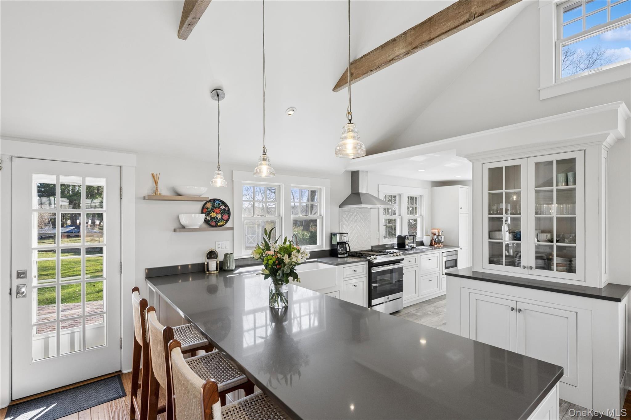 250 Oak Road New Suffolk, NY 11956 - Photo 3 of 23