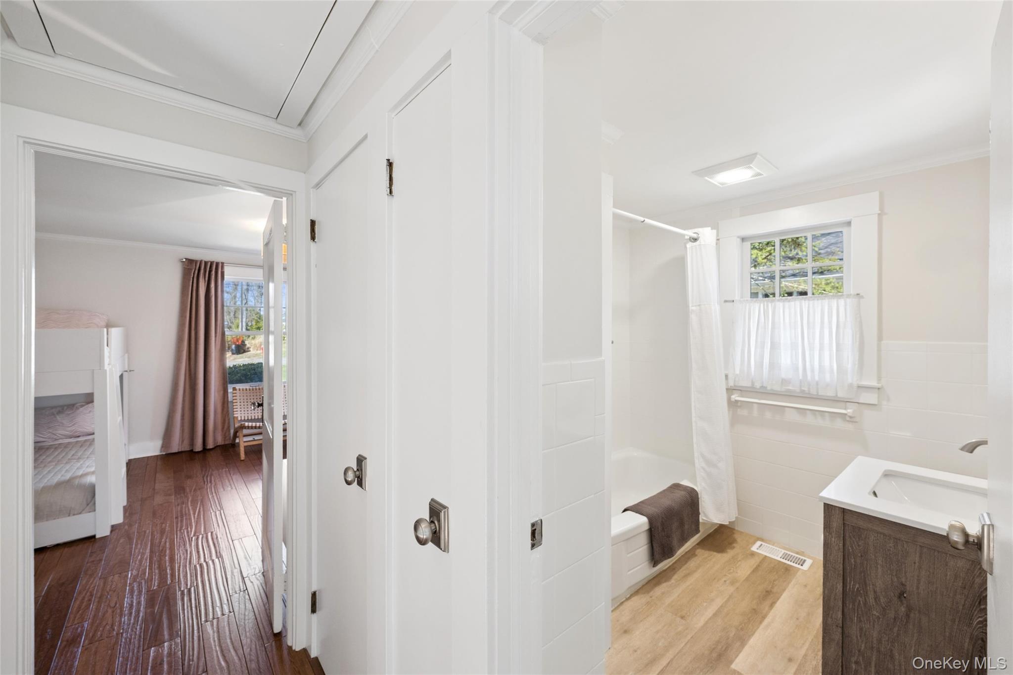 250 Oak Road New Suffolk, NY 11956 - Photo 7 of 23