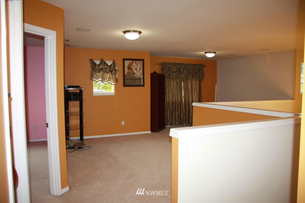 2410 194th Street Southeast Bothell, WA 98012 - Photo 5 of 17