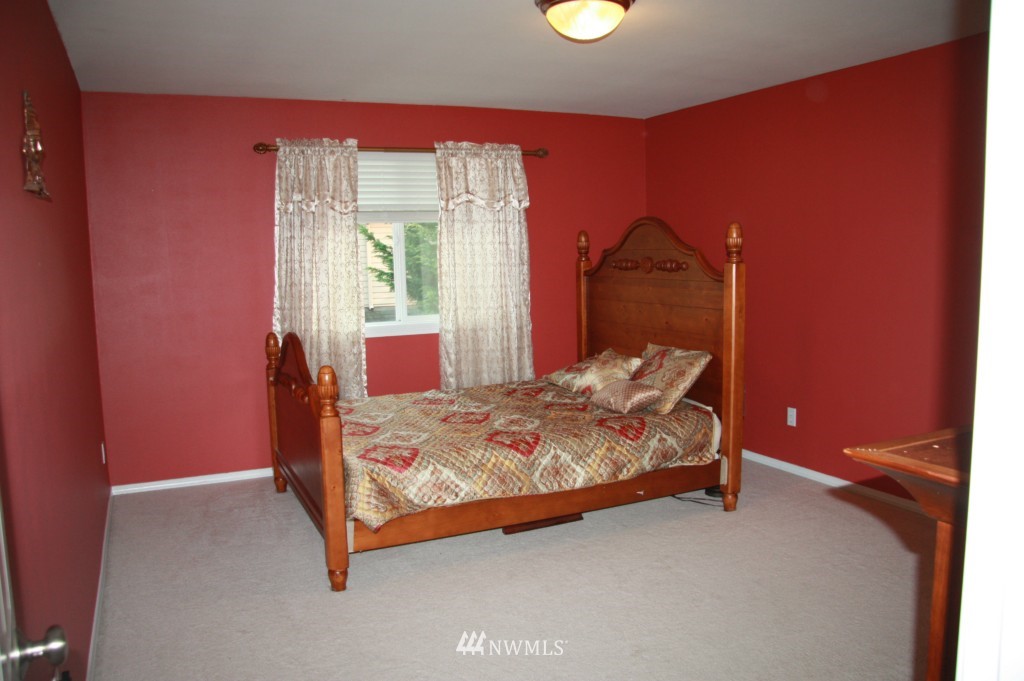 2410 194th Street Southeast Bothell, WA 98012 - Photo 7 of 17