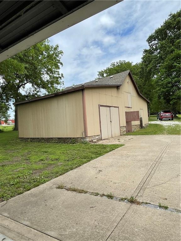 13905 Leavenworth Road Basehor, KS 66007 - Photo 8 of 12