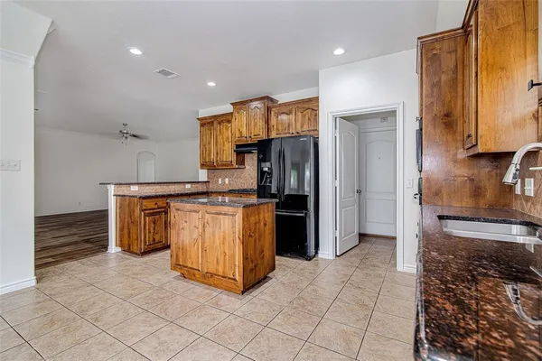 $2,495 | 1140 Hidden Meadow Drive, Burleson, TX 76028