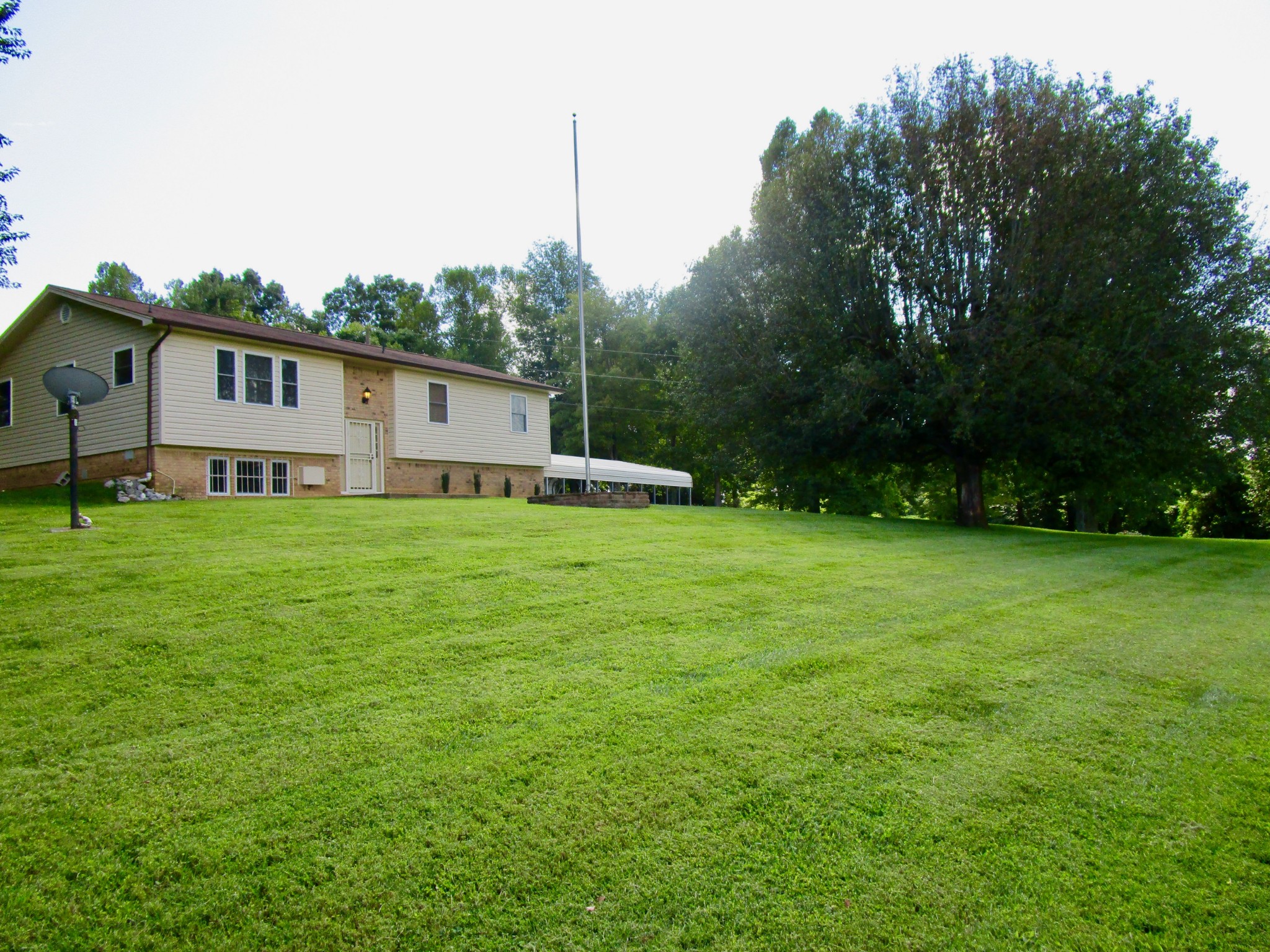 292 Satterfield Road Monterey, TN 38574 - Photo 2 of 25 Gallery Image 2