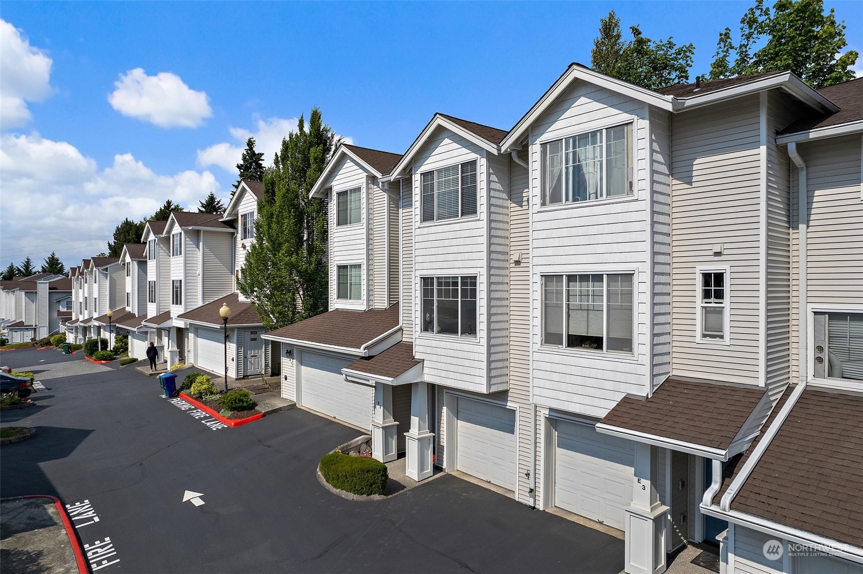 2300 Benson Road South, Unit E2 Renton, WA 98055 - Photo 32 of 35 a view of a street with sitting area