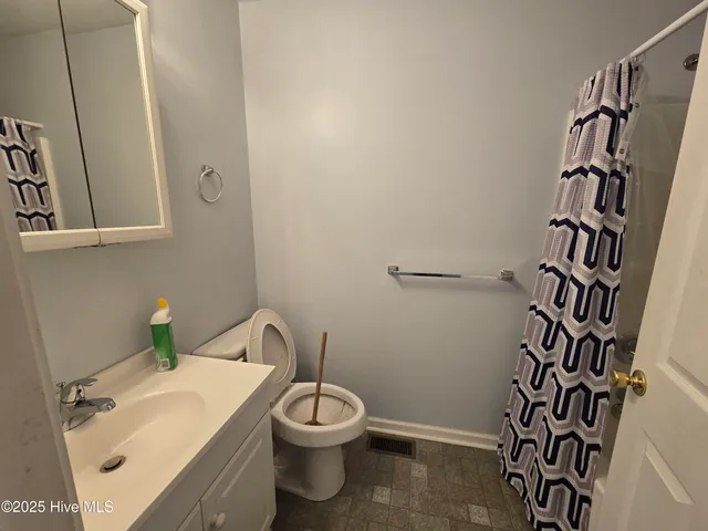 $1,500 | 930 Porter Road, Greenville, NC 27834