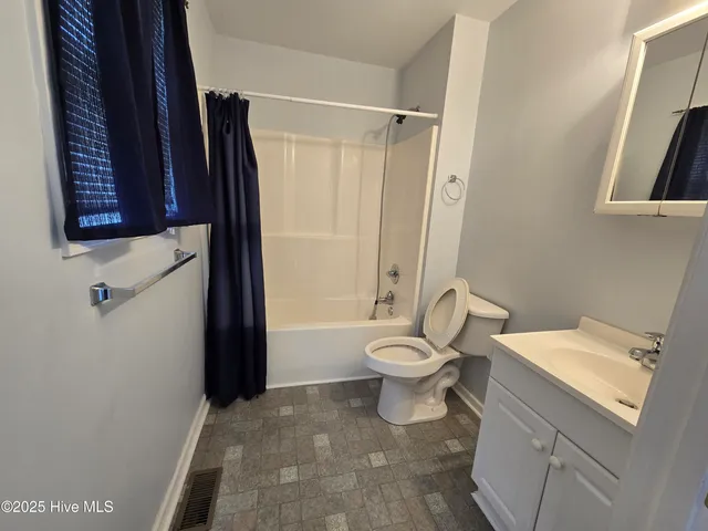 $1,500 | 930 Porter Road, Greenville, NC 27834