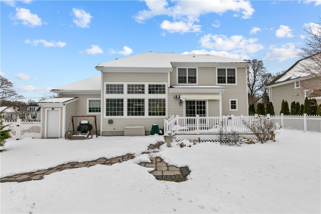 49 Walley Street Bristol, RI 02809 - Photo 4 of 48