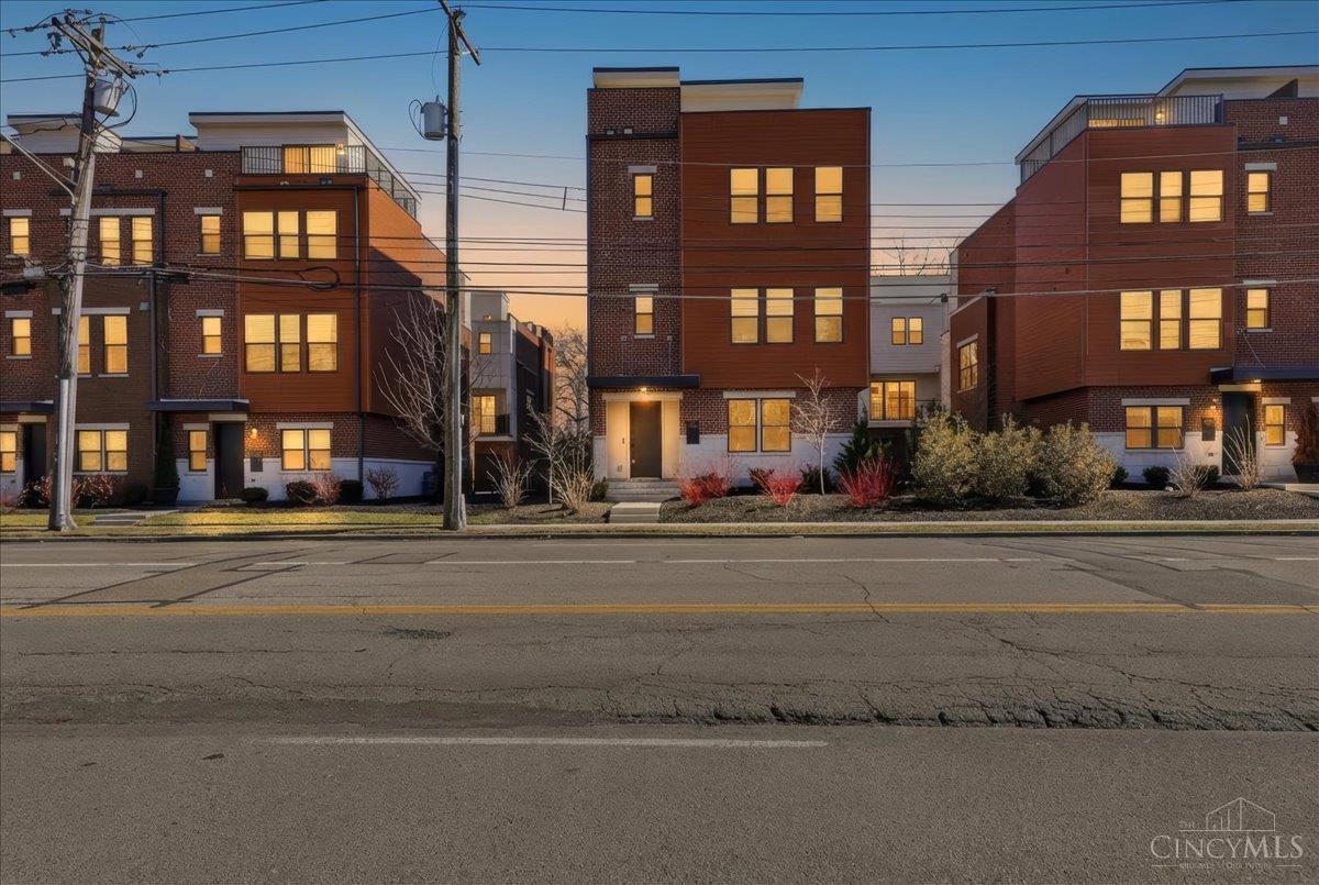 3912 Edwards Road Cincinnati, OH 45209 - Photo 1 of 70