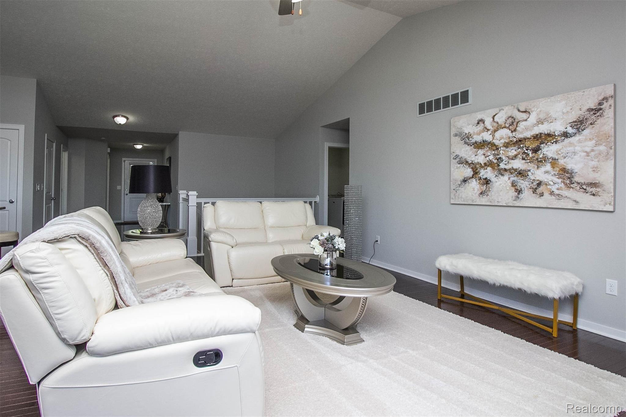 917 Spirea Howell, MI 48843 - Photo 5 of 40 5.jpg