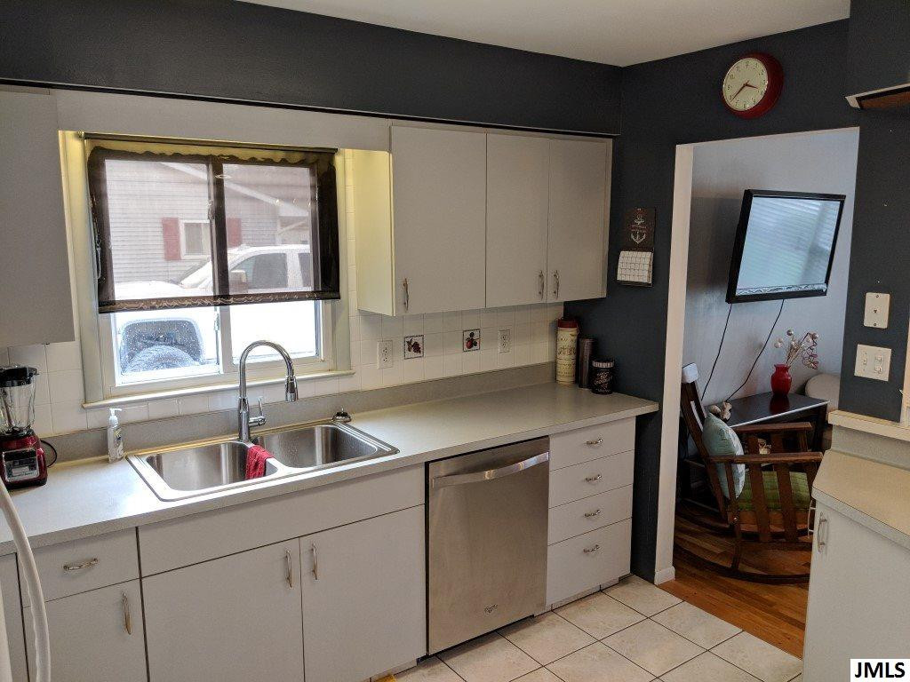 1221 Rockefeller Drive Jackson, MI 49203 - Photo 10 of 36 Photo 10