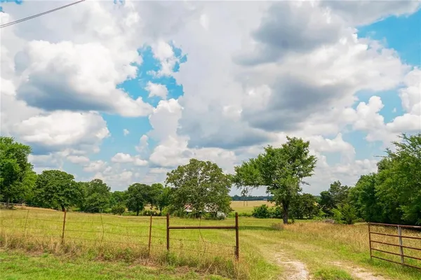 $699,000 | 7527 Highway 1753, Denison, TX 75021