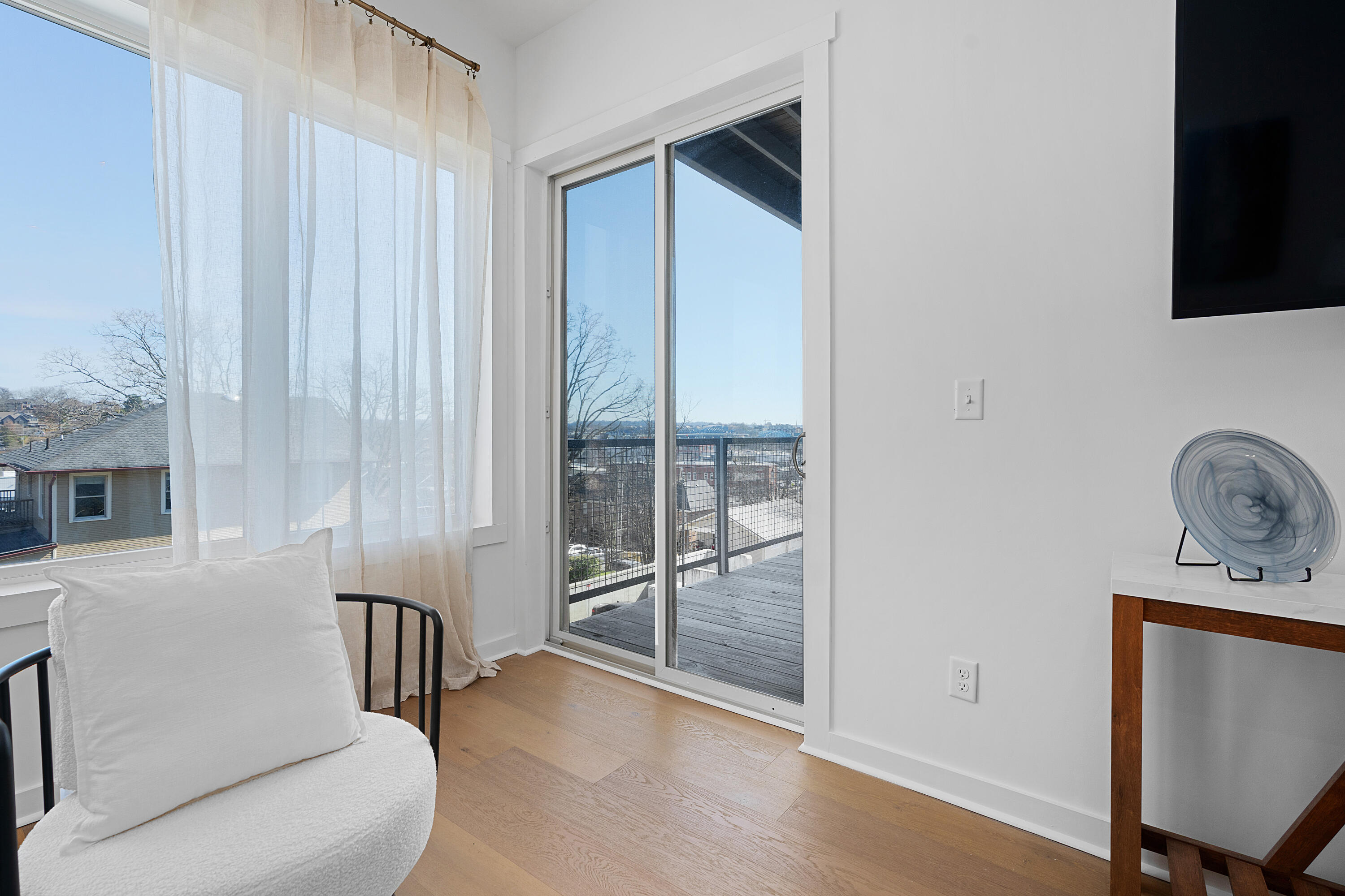 411 Fairpoint Street, Unit 306 Chattanooga, TN 37405 - Photo 11 of 47 07 - 411 Fairpoint #306 - Staged