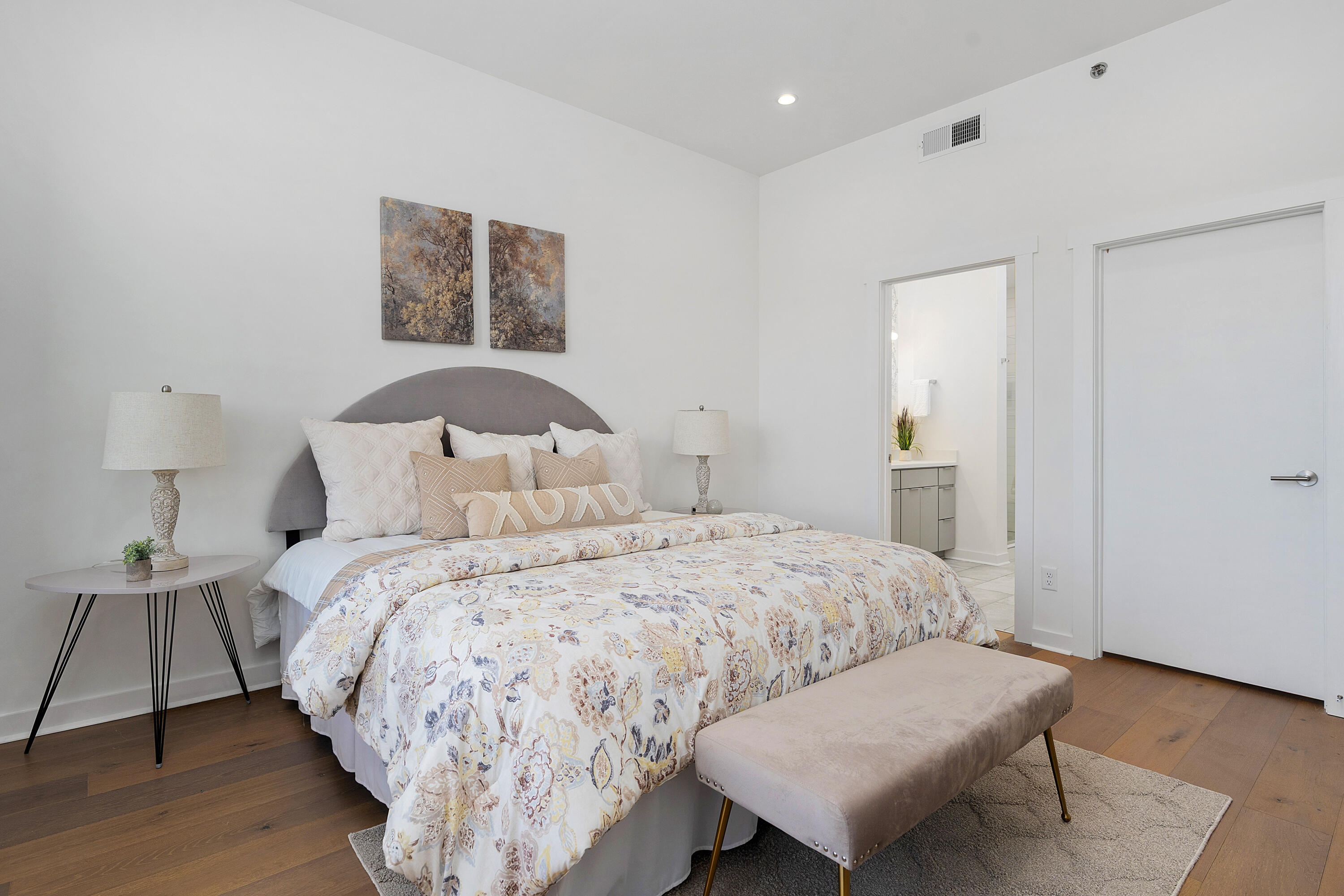 411 Fairpoint Street, Unit 306 Chattanooga, TN 37405 - Photo 15 of 47 09 - 411 Fairpoint #306 - Staged