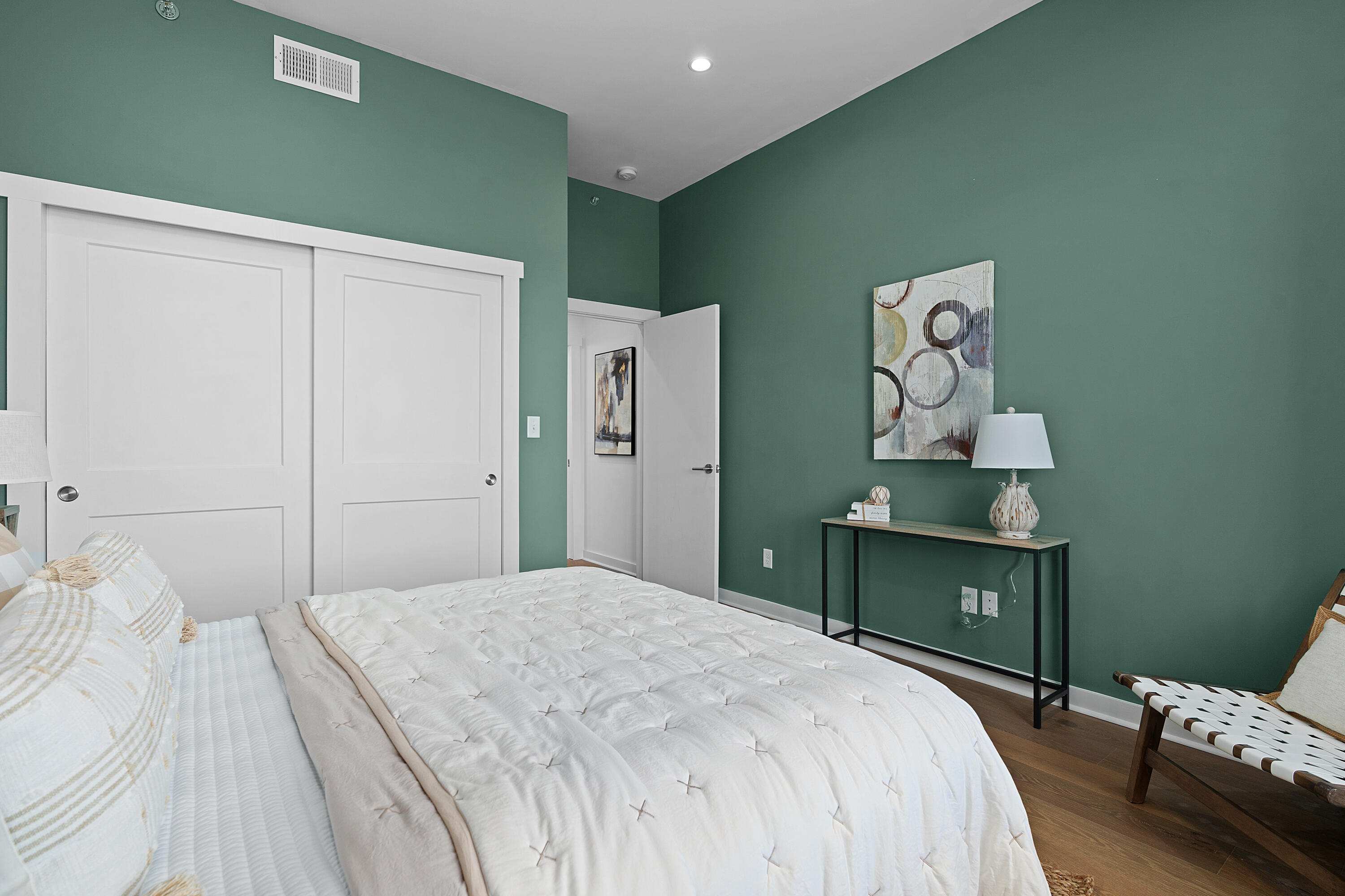 411 Fairpoint Street, Unit 306 Chattanooga, TN 37405 - Photo 20 of 47 14 - 411 Fairpoint #306 - Staged