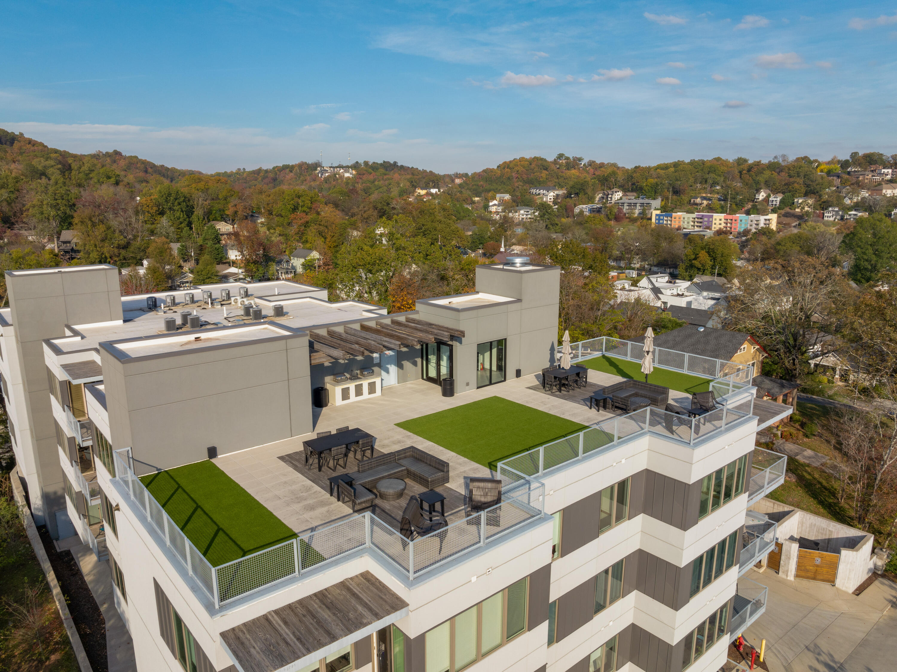 411 Fairpoint Street, Unit 306 Chattanooga, TN 37405 - Photo 23 of 47 04 - 411 Fairpoint Unit 306 - Drone