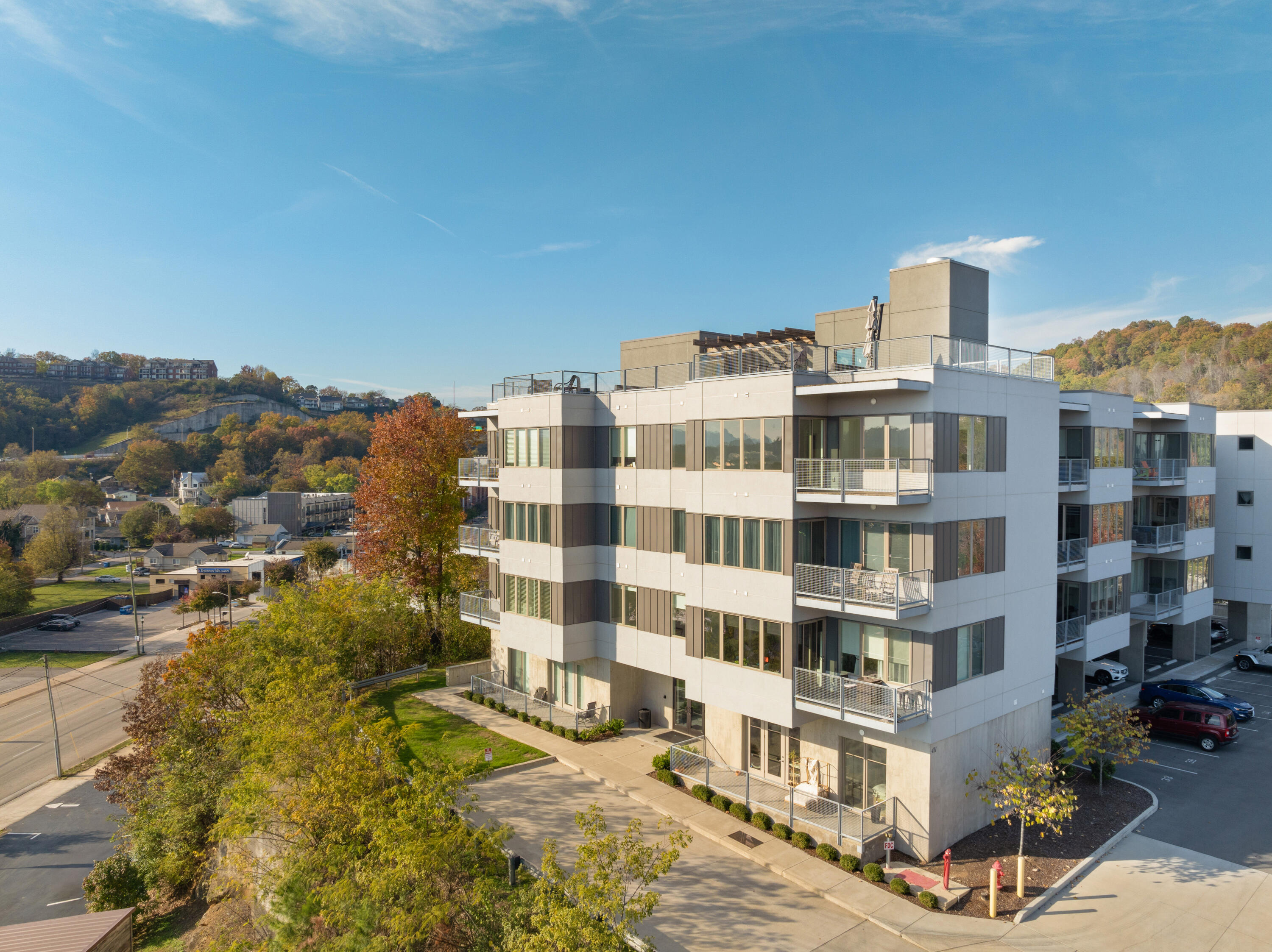 411 Fairpoint Street, Unit 306 Chattanooga, TN 37405 - Photo 36 of 47 02 - 411 Fairpoint Unit 306 - Drone