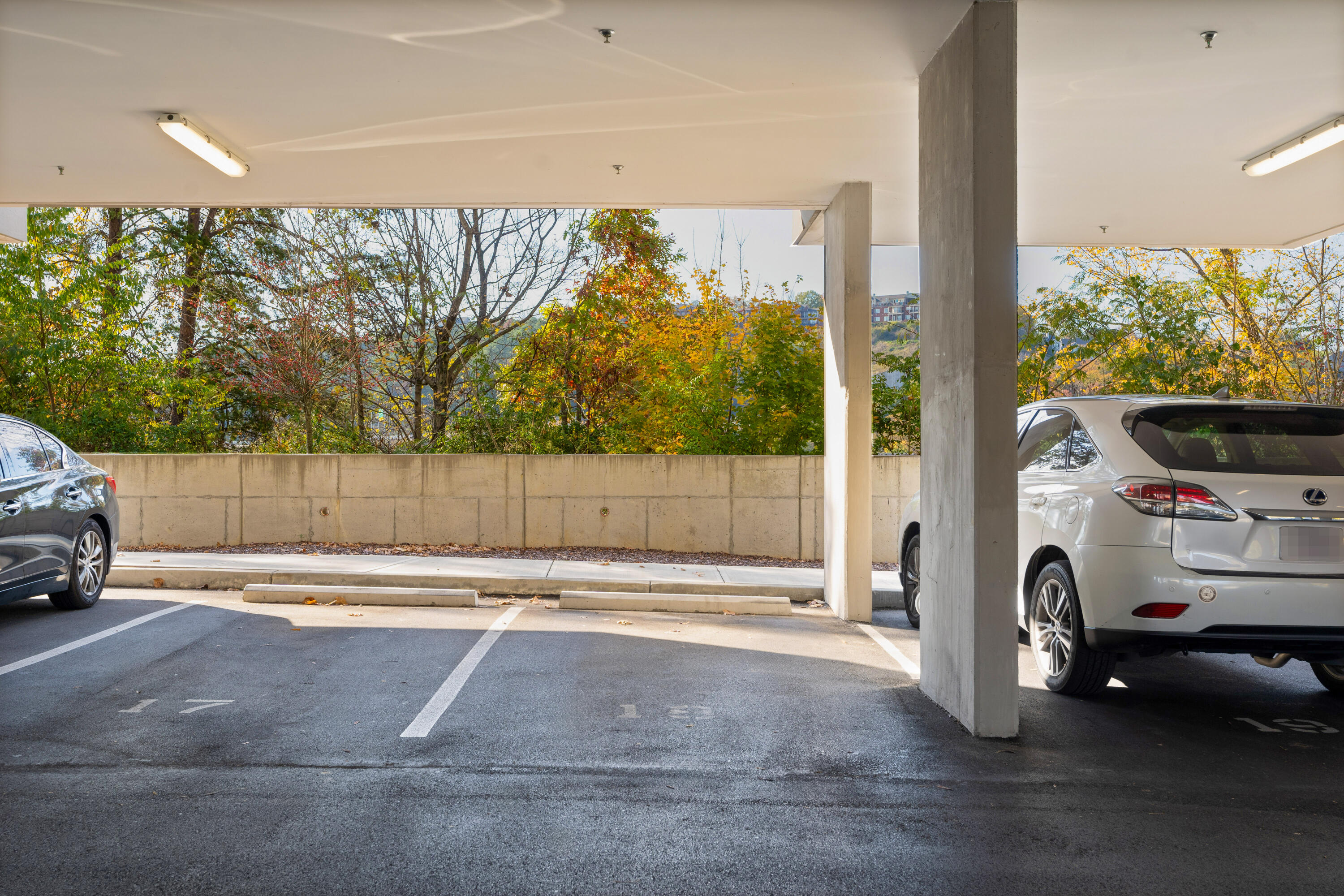 411 Fairpoint Street, Unit 306 Chattanooga, TN 37405 - Photo 39 of 47 18 - 411 Fairpoint Unit 306 - Parking