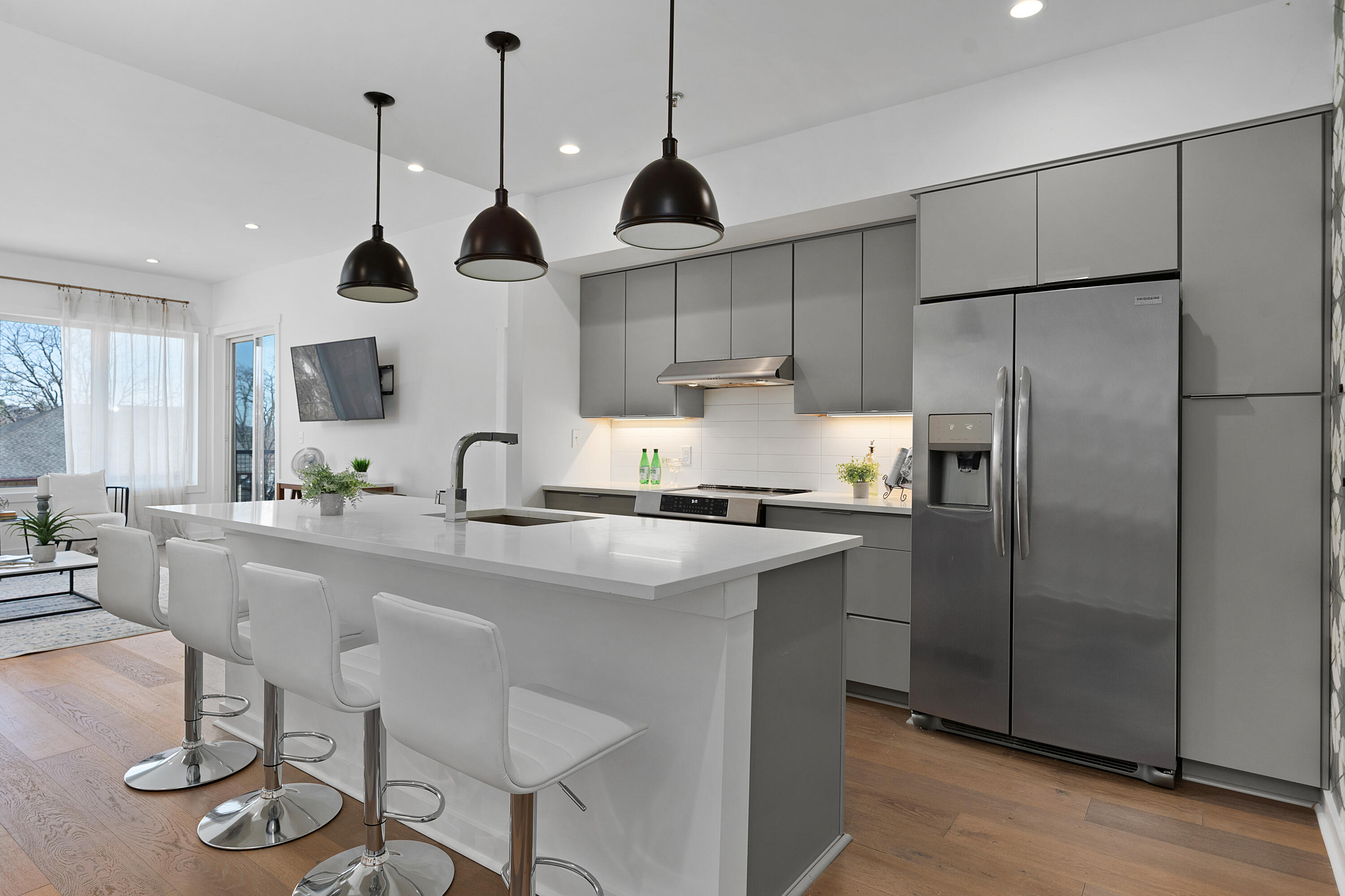 411 Fairpoint Street, Unit 306 Chattanooga, TN 37405 - Photo 6 of 47 02 - 411 Fairpoint #306 - Staged